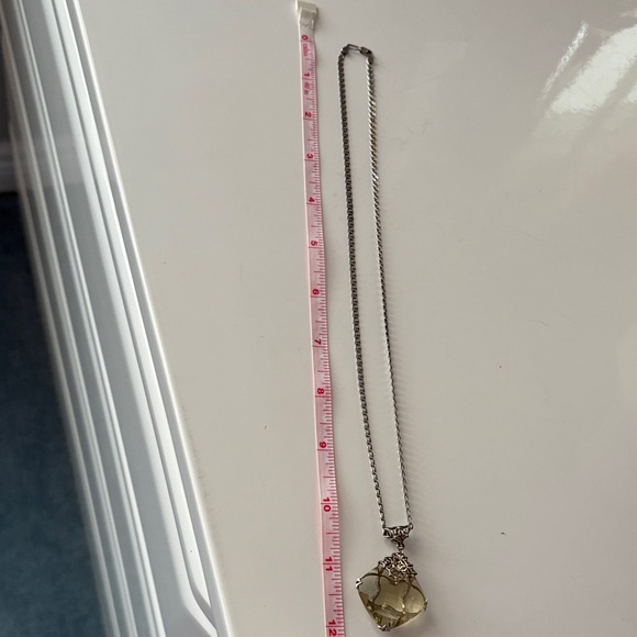 Elegant Silver Necklace with Yellow Gemstone - Picture 9 of 9